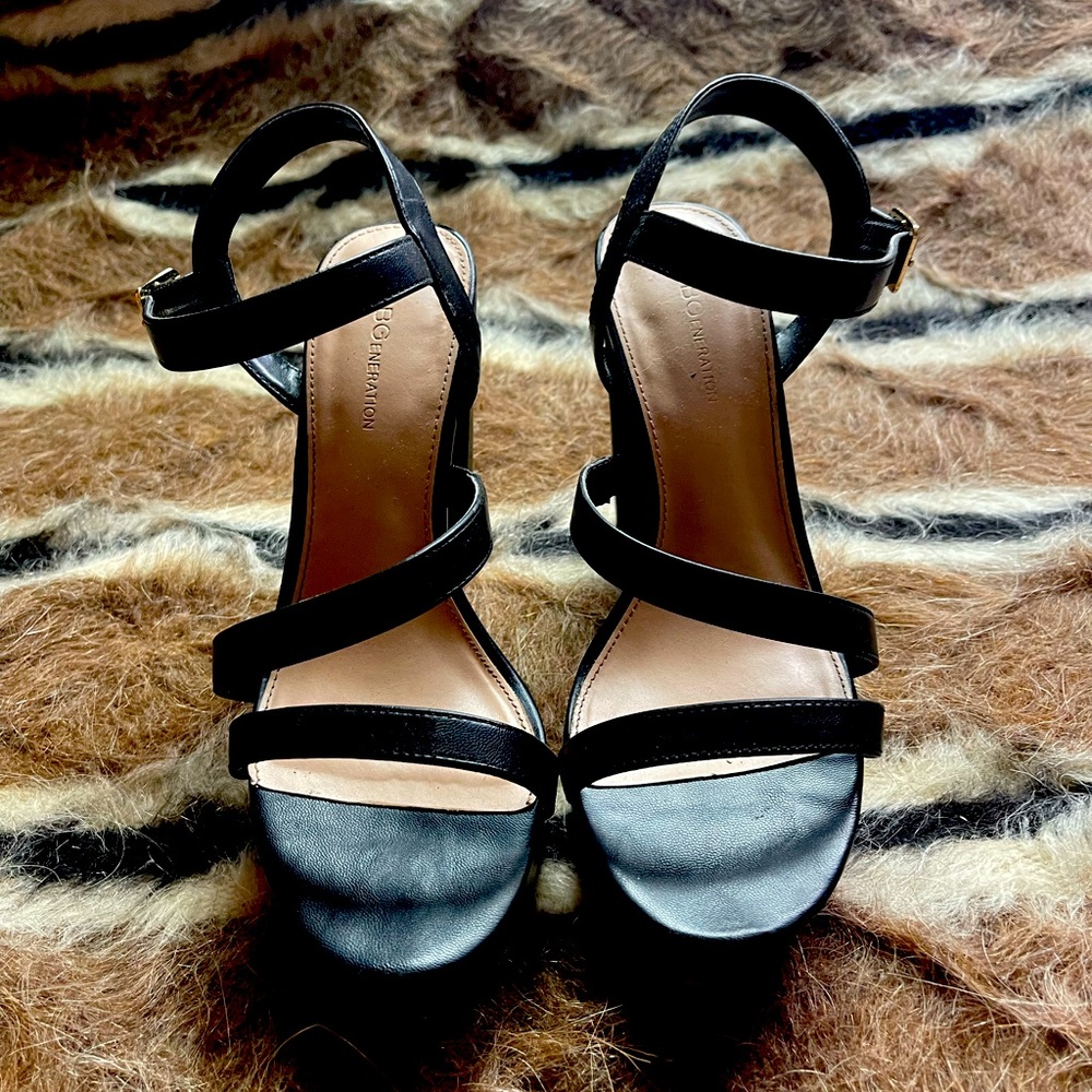 Black strappy BCBG chunky heels